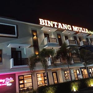 Bintang Mulia Hotel & Resto Jembel Exterior photo