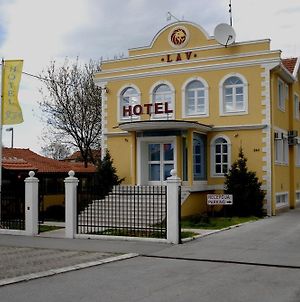 Lav Belgrade Ξενοδοχείο Σεμλίνο Exterior photo