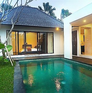 The Adnyana Villas & Spa Kuta Lombok Exterior photo