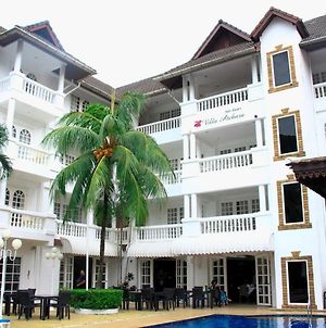 Villa Atchara Hotel Patong Exterior photo