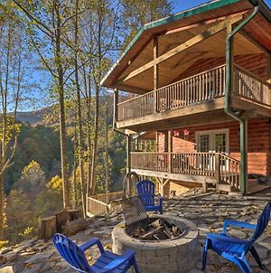 Four-Season Family Cabin With Hot Tub, Deck And Views! Βίλα Maggie Valley Exterior photo