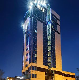Remezov Hotel Τουμέν Exterior photo
