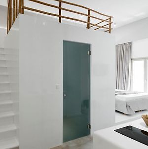 Luxury Milos Apartment Family Suite 2 Bedrooms Well Furnished Interior Adamanta Αδάμας Exterior photo