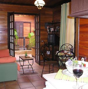Cabanas Valle Verde Bed and Breakfast Moya  Exterior photo