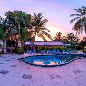 Coconut Resort Hotel Patong Exterior photo