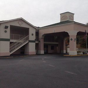 Country Hearth Inn & Suites Αγκούστα Exterior photo