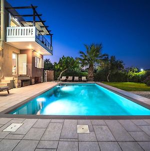 Petronila Luxury Villa With Heated Private Pool Κίσσαμος Exterior photo
