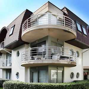 Stylish Apartment In Bredene With Swimmming Pool And Garden Exterior photo