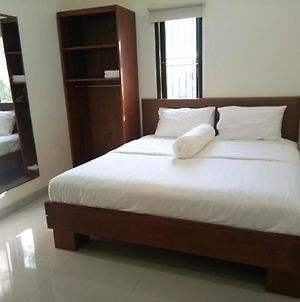 Clean & Comfort Homestay Ambon Exterior photo