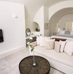 Elegant Santorini Villas Villas Aloia Private Hot Tub Air Conditioning 1 Bedrooms Oia Exterior photo