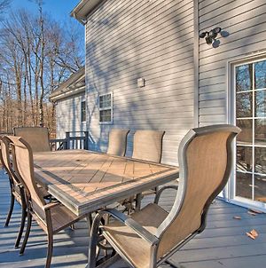 Spacious Tobyhanna Home With Deck, Yard, And Fire Pit! Exterior photo
