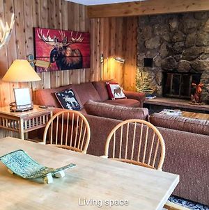 Cozy East Vail 2 Bedroom Condo #1601 W/ Fireplace. Exterior photo