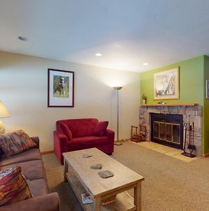 Convenient 2 Bedroom Condo #11A In East Vail. Market And Hot Tub On Site Exterior photo