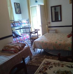 Room In Guest Room - Large Triple Room For Max 3 People Ταορμίνα Exterior photo