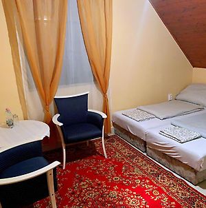 Koloska Apartmanhaz Bed and Breakfast Balatonfüred Exterior photo