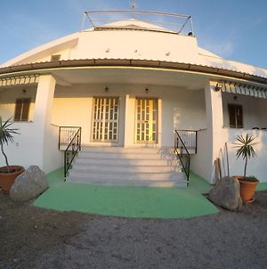 Villa Patricia Ricadi Exterior photo
