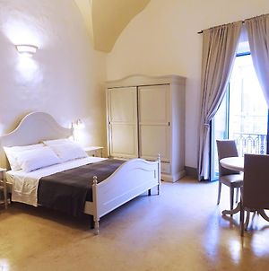 Le Finestre Su Porta Carrese - Luxury Rooms & Suites Matino Exterior photo