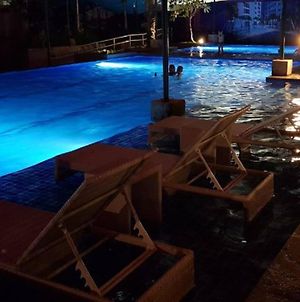 Horizon 101, A5 Free Pool Studios Near Mall Bar Cebu Exterior photo