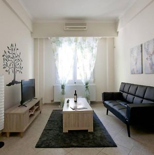Comfortable Apartment At The Foot Of The Odeon Of Herodes Atticus Αθήνα Exterior photo