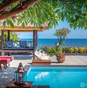 Villa Kamboja - Intimate Luxury Lovina Beach Villa Banjar  Exterior photo
