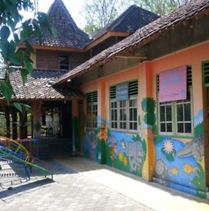 Bina Karya Guesthouse Syariah Bantul Exterior photo