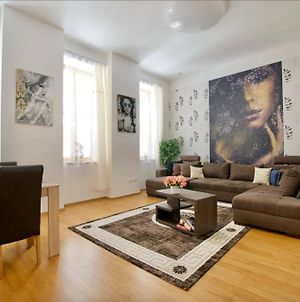 Premium Apartment By Hi5 - Vitkovics Suite Βουδαπέστη Exterior photo