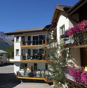 Wellness Apartments Alpenrose Saas-Almagell Exterior photo