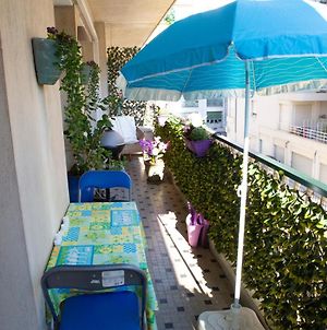 Chill Out Apartment, 2 Mins From Beach Νίκαια Exterior photo