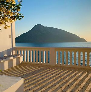 Kastelli Blu Sea - Luxury Waterfront Designer Villa Κάλυμνος Exterior photo