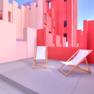 Studio In The Red Wall Building By Ricardo Bofill - Muralla Roja Διαμέρισμα Κάλπε Exterior photo