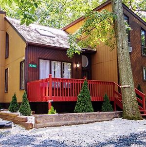 Entire 3 Bedroom Adventure Chalet, Near The Best Of The Poconos East Stroudsburg Exterior photo