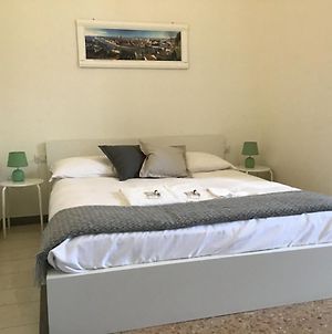 A Due Passi Da Giulietta-Casa Montecchi Ξενοδοχείο Βερόνα Exterior photo