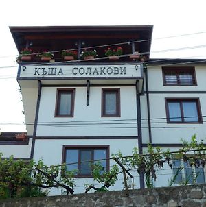 Kesta Za Gosti Solakovi * * Ξενοδοχείο Ντέβιν Exterior photo
