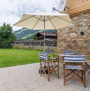 Central Apartment With Balcony Terrace Garden Deckchairs Brixen im Thale Exterior photo