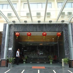 Grand Hotel Σουραμπάγια Exterior photo
