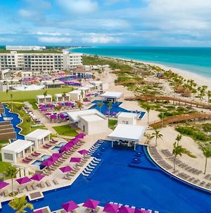 Planet Hollywood Cancun, An Autograph Collection All-Inclusive Resort Exterior photo