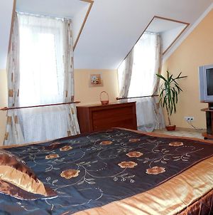 Ekaterininskaya Apartments Οδησσός Room photo