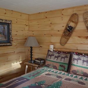 Rowe'S Adirondack Cabins Of Schroon Lake Μοτέλ Exterior photo
