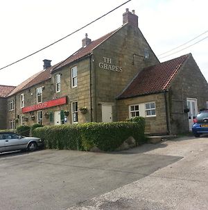 The Grapes Διαμέρισμα Staithes Exterior photo