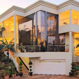 Modern Umhlanga Villa, Ocean Views & Rooftop Pool Ντούρμπαν Exterior photo