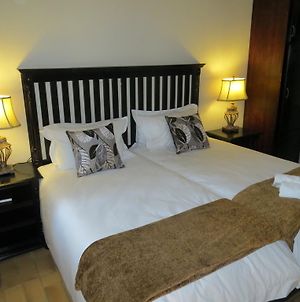 Dunwoodie Travel Lodge Hotel Pretoria-Noord Room photo