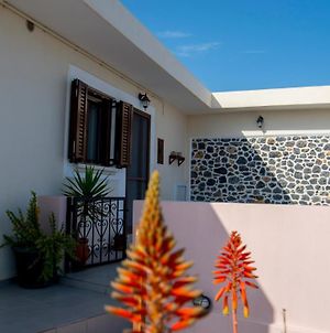Villa Valia- Relaxation And Cretan Hospitality Ιεράπετρα Exterior photo