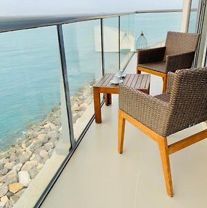 Luxurious 2 Bedroom Beachfront Apartment - Direct Seaview Ρας Αλ Χαιμά Exterior photo