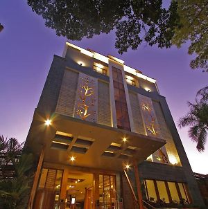 Hemangini Hotel Μπαντούνγκ Exterior photo