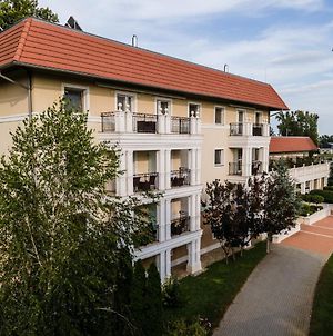 Arcanum Hotel Bekescsaba Exterior photo