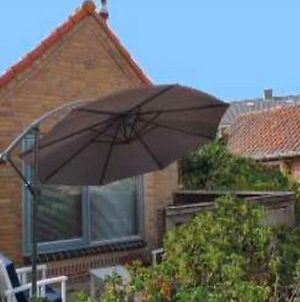 Lovely Holiday Home In Egmond Aan Zee With Fenced Garden Exterior photo