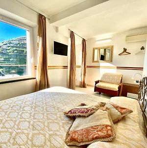 Tramontana Panoramic Sea View Ξενοδοχείο Μαναρόλα Exterior photo