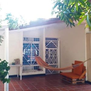 Habitacion Privada En Casa De Mis Padres Μπαρρανκίγια Exterior photo