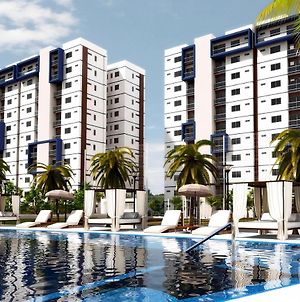 Liverte Condos- Downtown Apartments With Pool Κανκούν Exterior photo