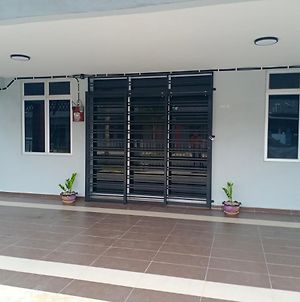 Kyra'S Homestay Melaka Merlimau Exterior photo